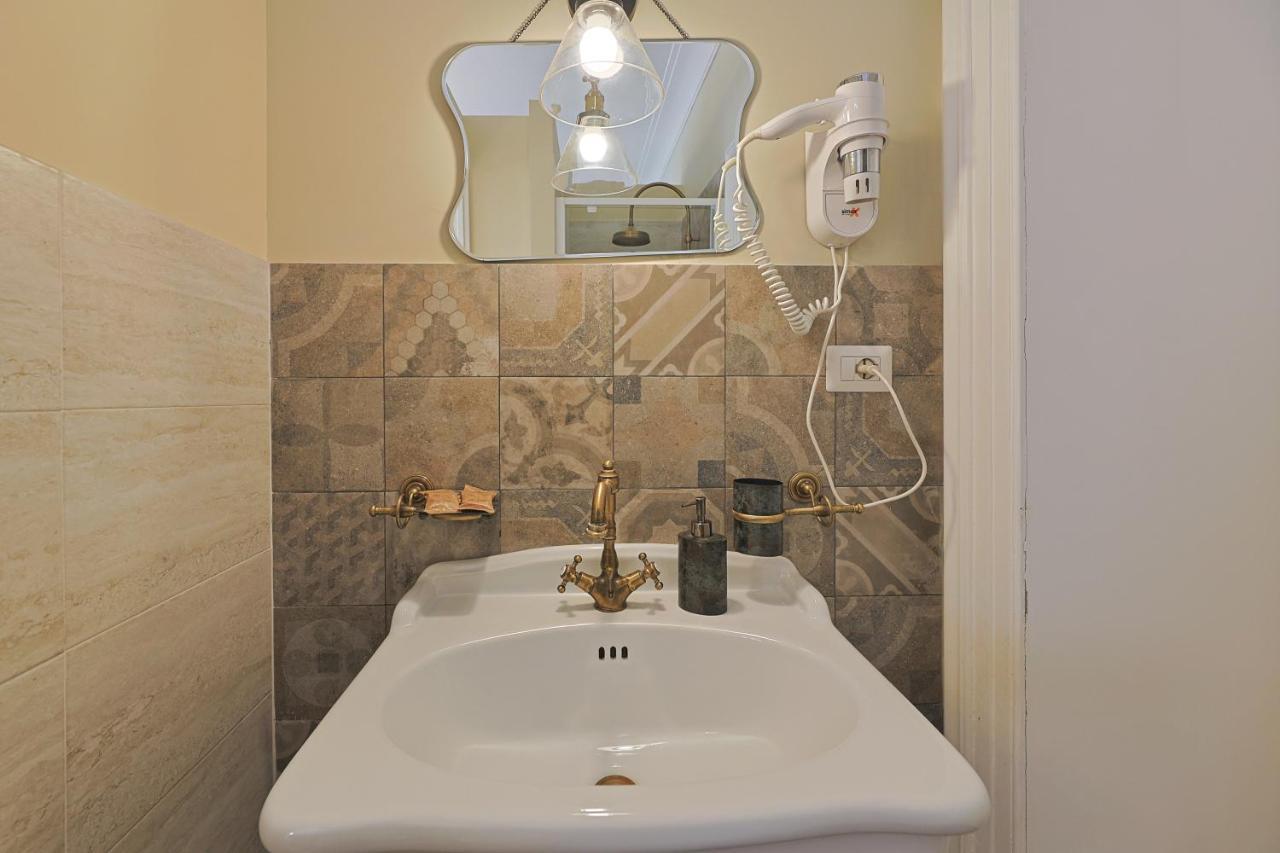 Art House Suites56 Via Del Babuino 56 Rom